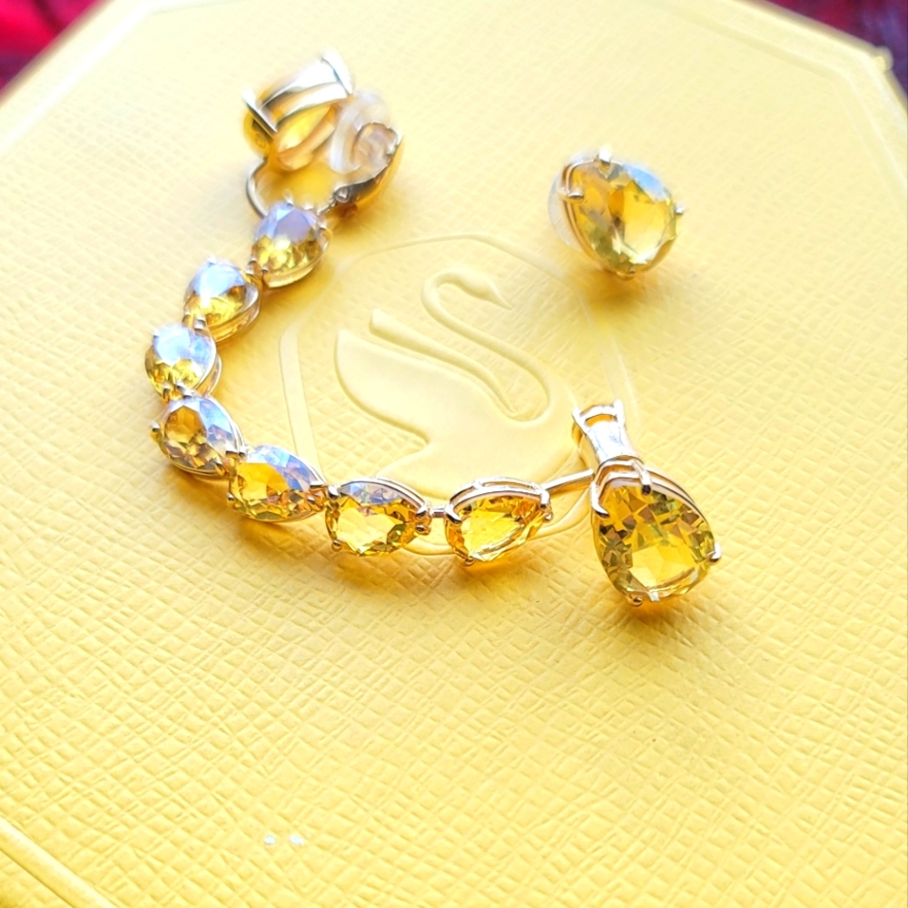 Swarovski Millenia Ear Cuff yellow (box not included)